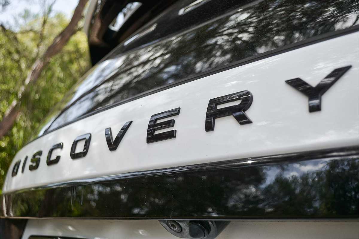 2017 Land Rover Discovery SD4 SE Series 5