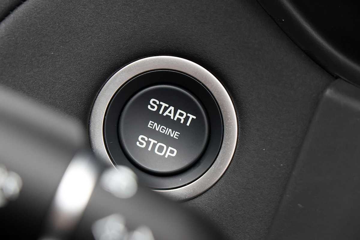2023 Land Rover Range Rover Velar PHEV P400e Dynamic HSE L560