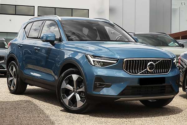 2023 Volvo XC40 Ultimate B4 Bright