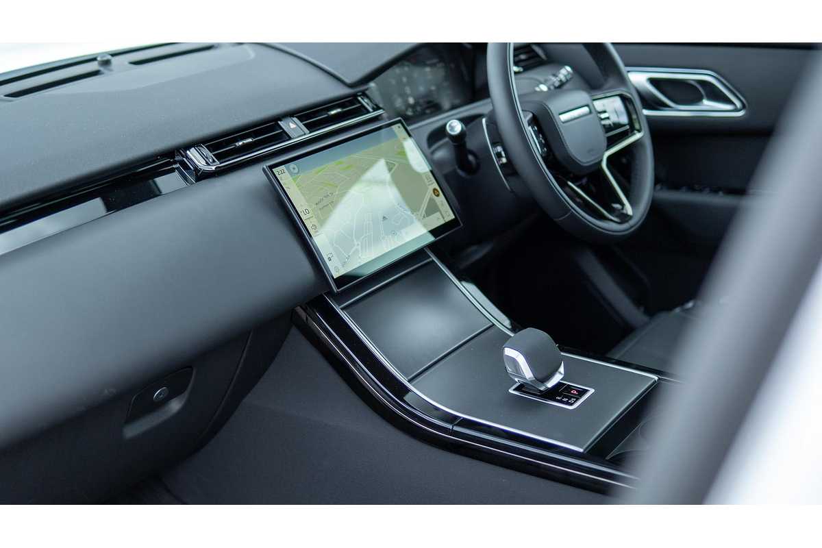 2023 Land Rover Range Rover Velar P400 Dynamic HSE L560