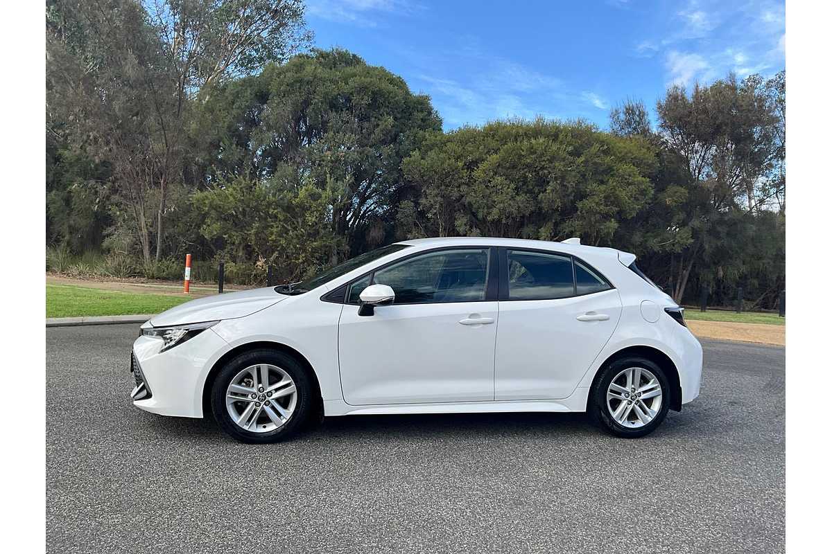 2021 Toyota Corolla Ascent Sport MZEA12R