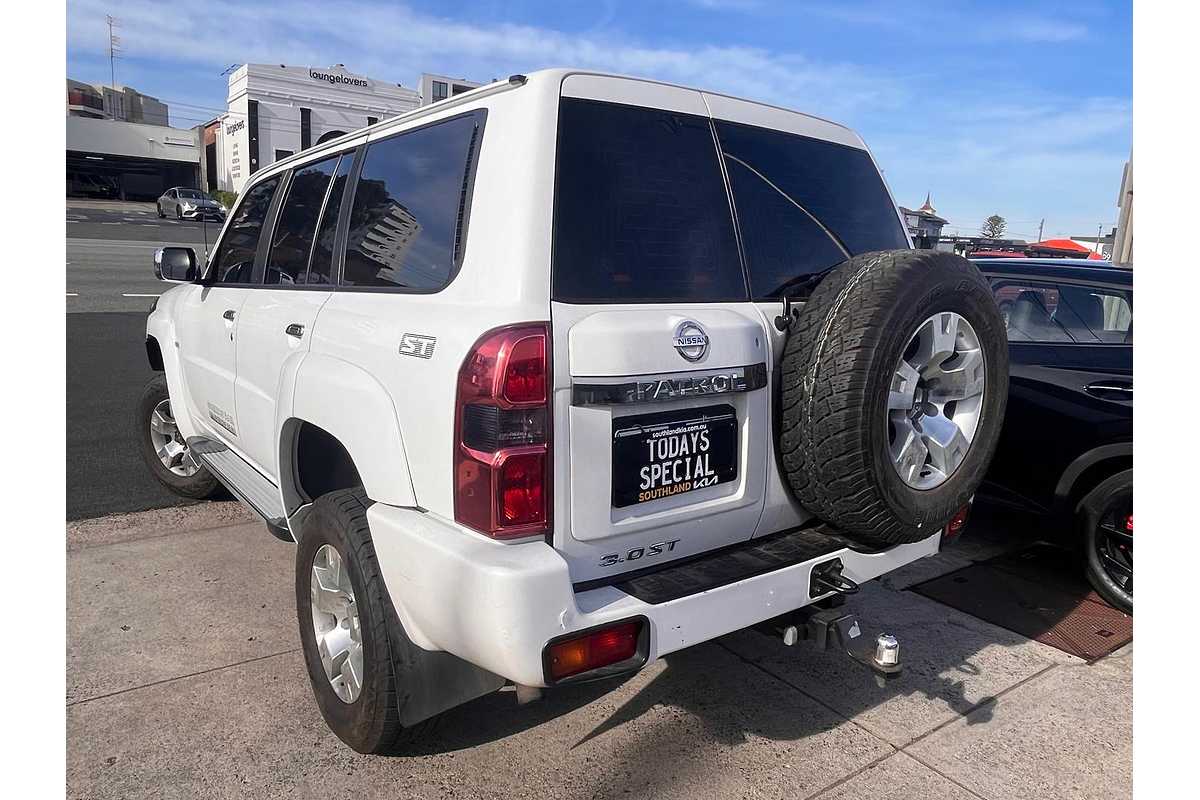 2015 Nissan Patrol ST Y61