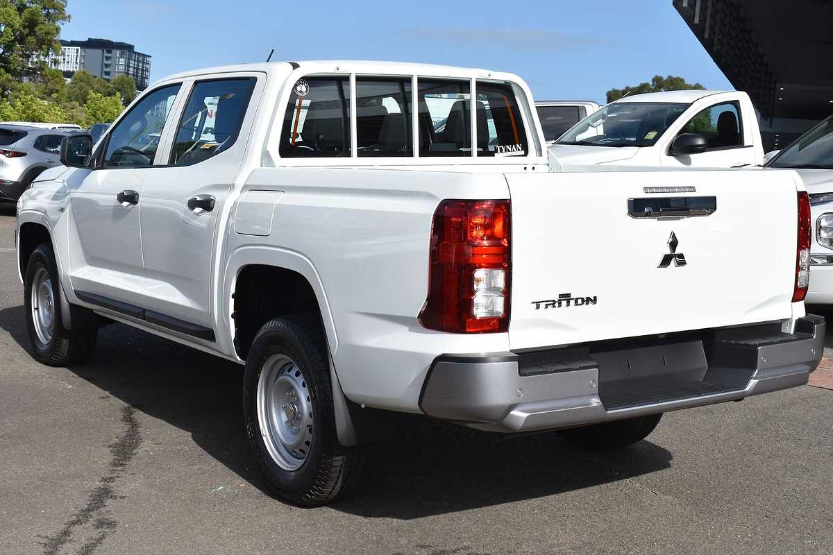 2023 Mitsubishi Triton GLX MV 4X4