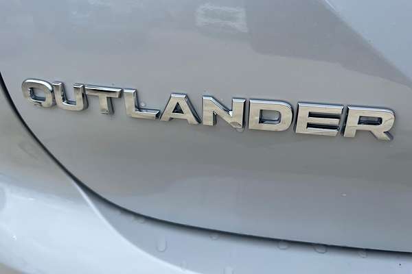 2024 Mitsubishi Outlander PHEV GSR ZM