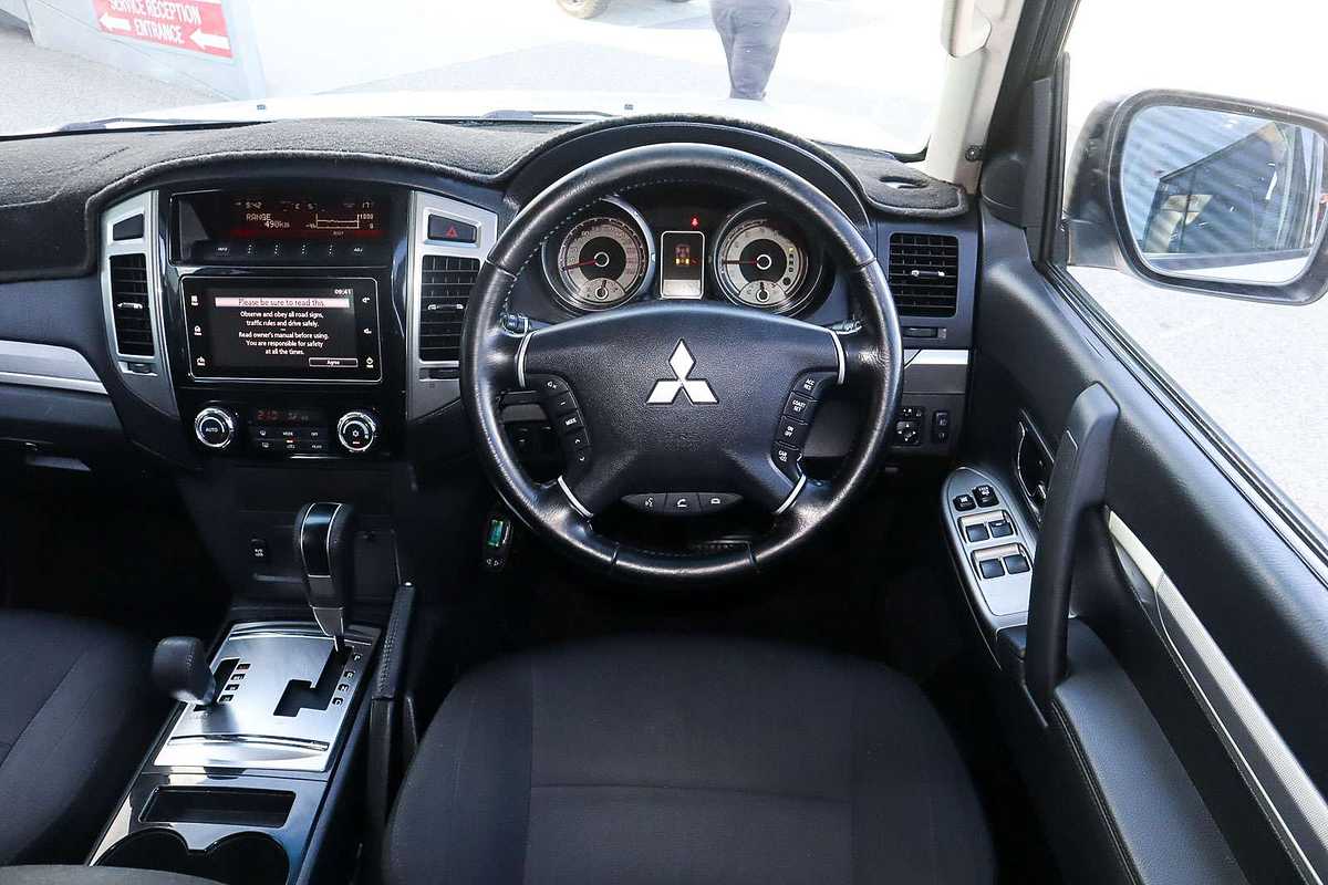 2016 Mitsubishi Pajero GLX NX