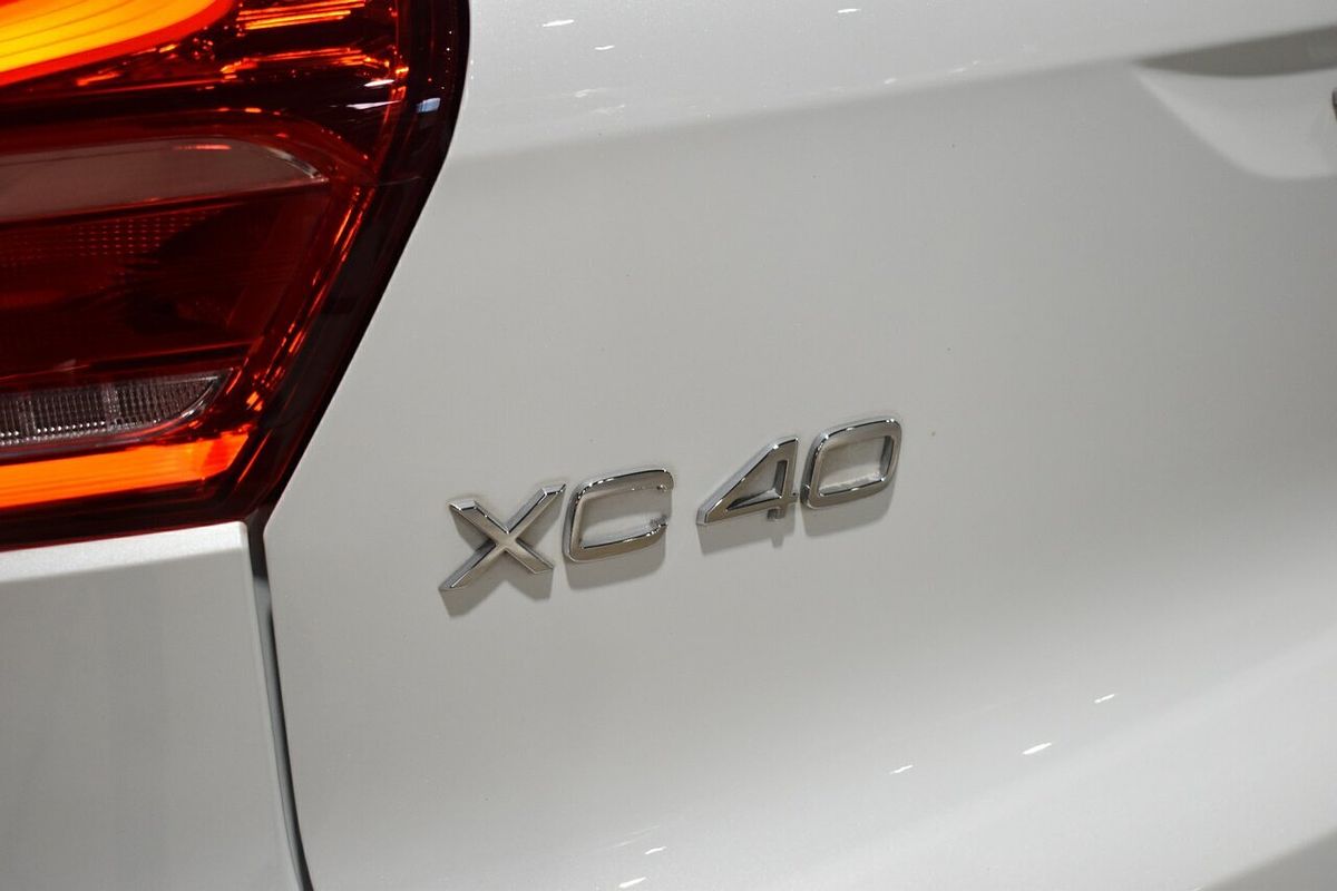 2020 Volvo XC40 T4 AWD Inscription XZ MY21