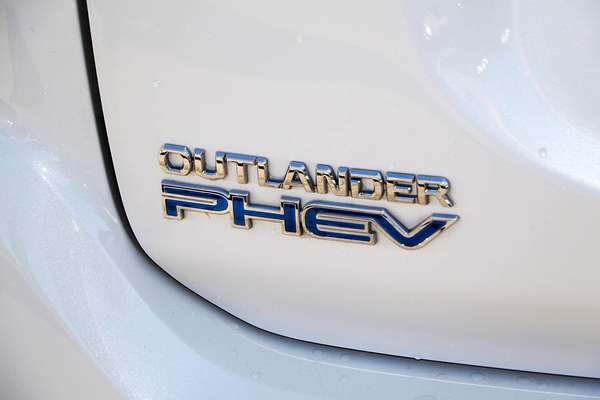 2018 Mitsubishi Outlander PHEV Exceed ZL