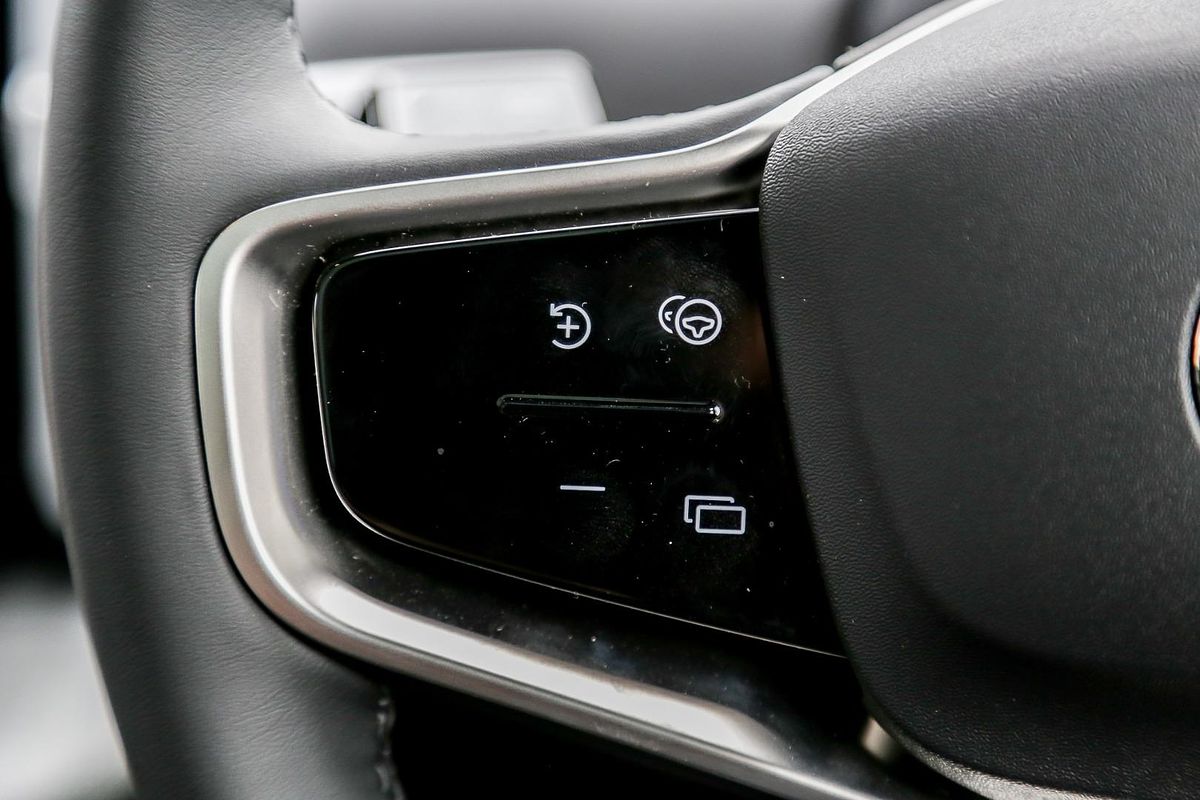 2024 Volvo EX30 Single Motor Extended Range Ultra