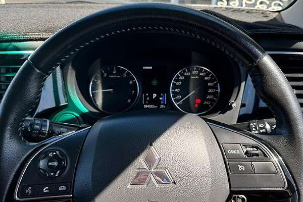 2017 Mitsubishi Outlander LS Safety Pack ZK