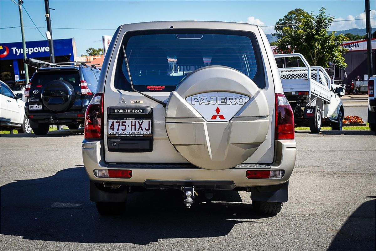 2004 Mitsubishi Pajero GLX NP