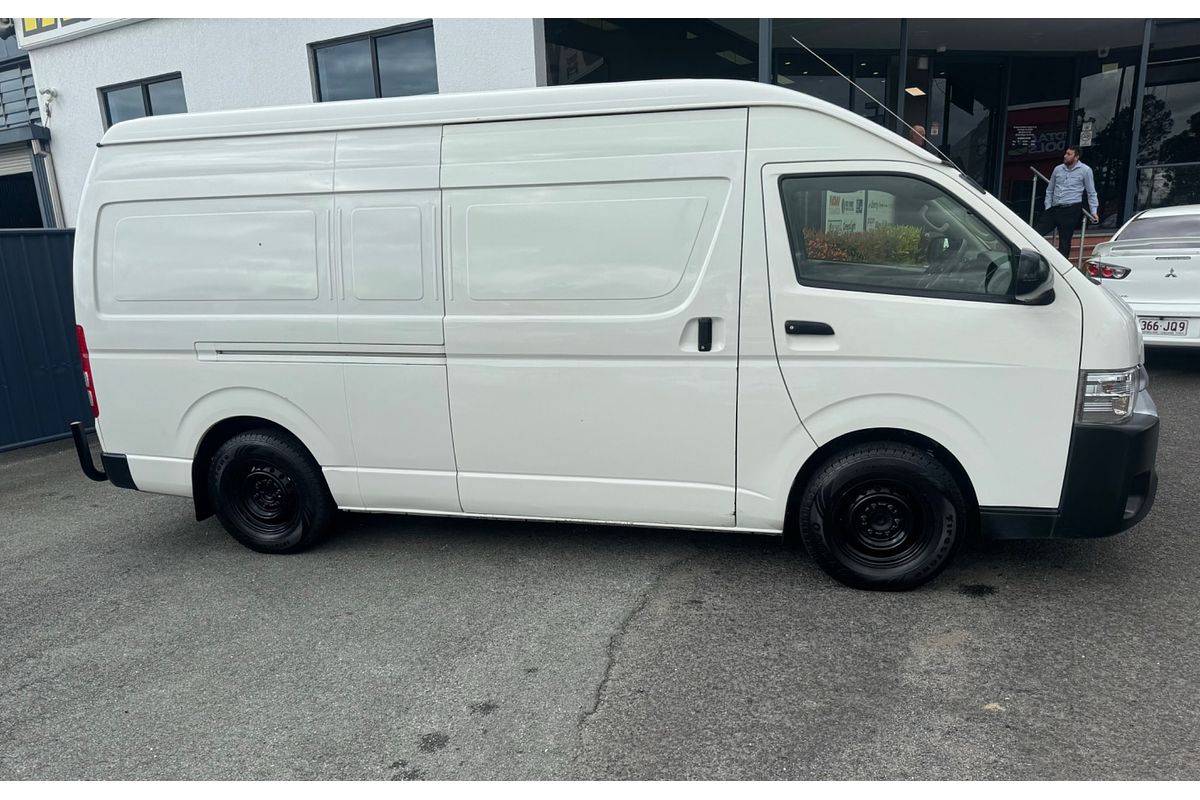 2017 Toyota Hiace KDH221R