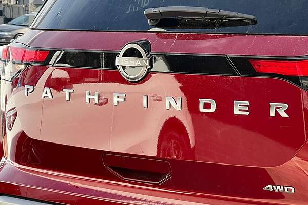 2023 Nissan Pathfinder Ti-L R53