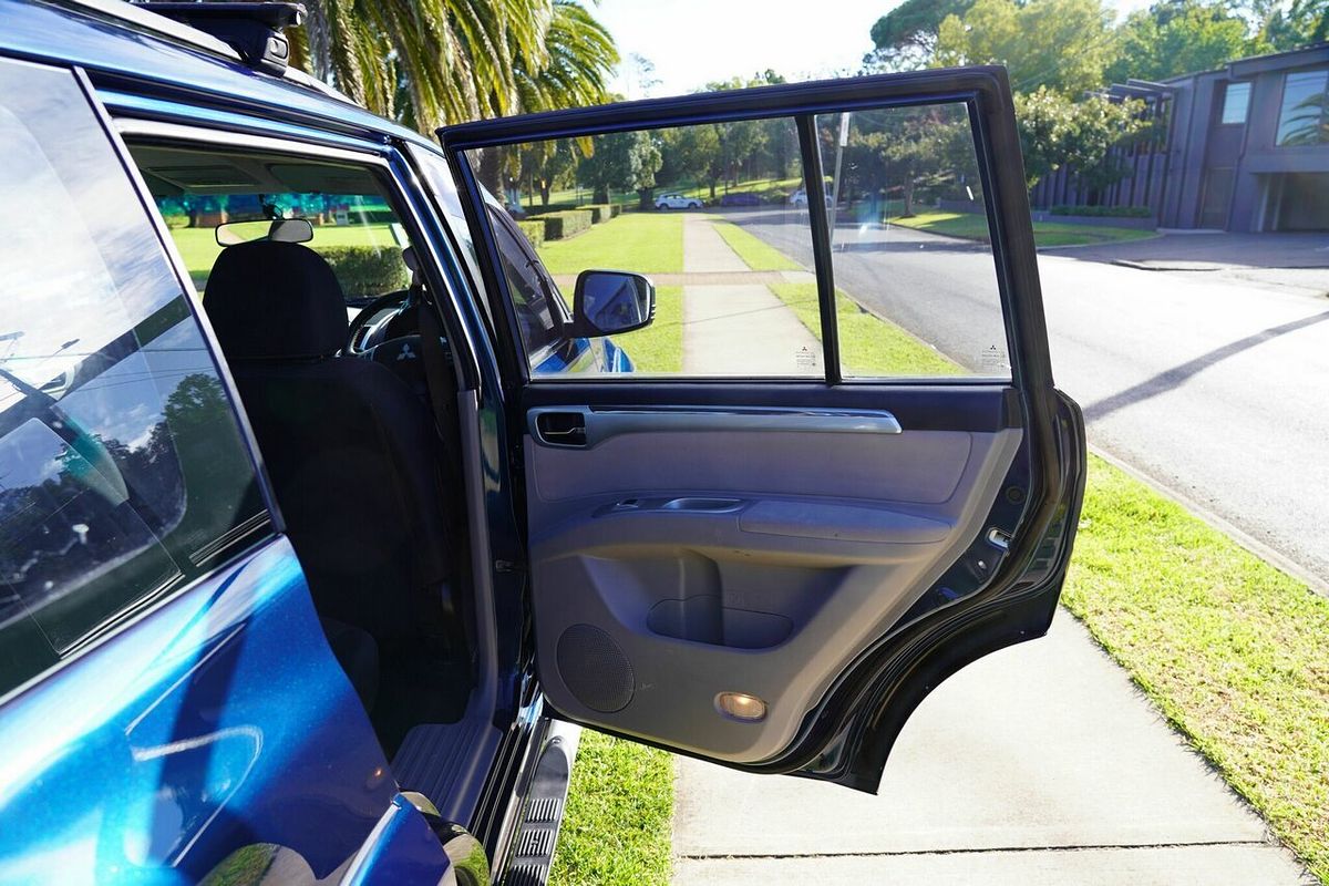 2010 Mitsubishi Challenger LS (5 Seat) (4x4) PB