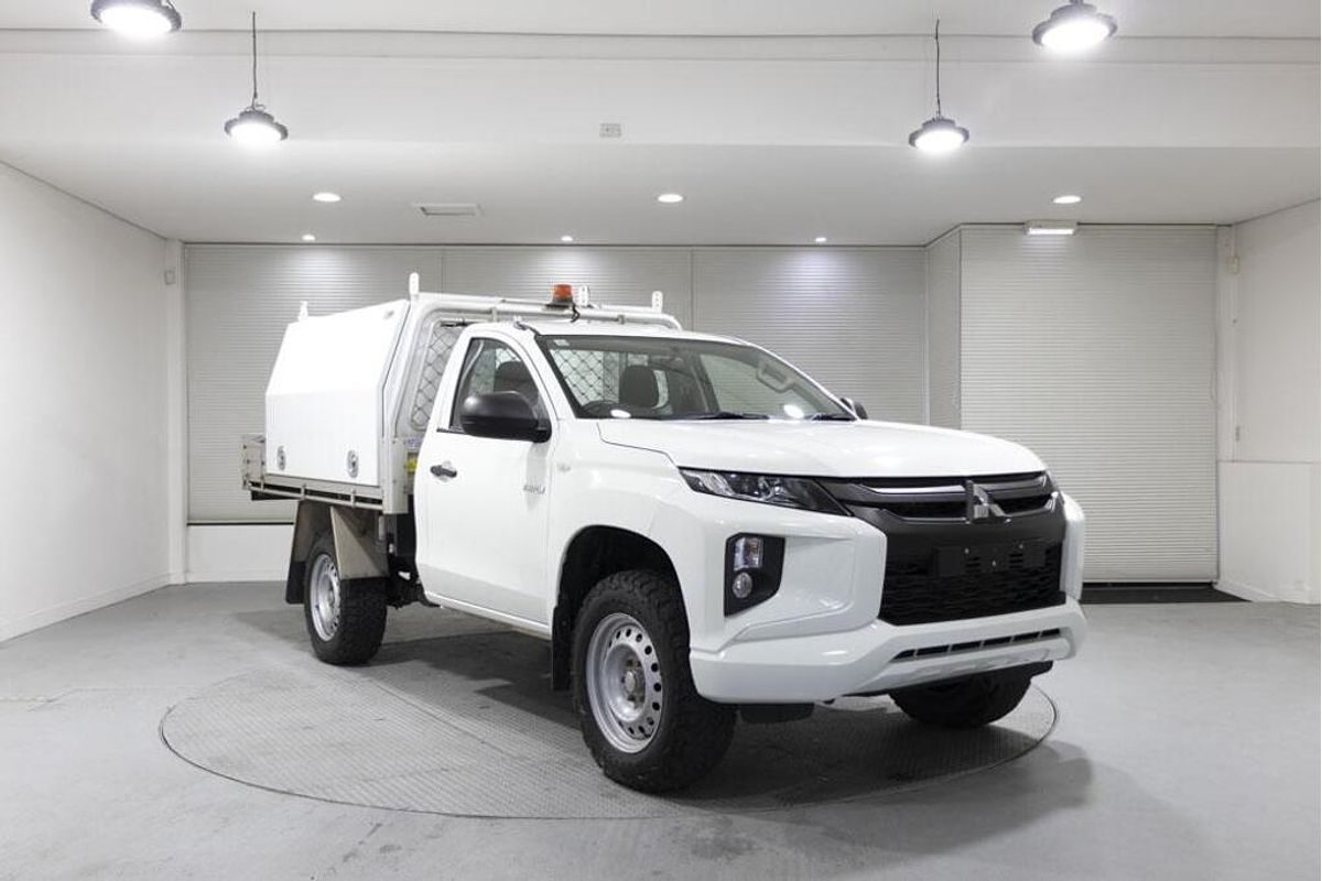 2020 Mitsubishi Triton GLX MR 4X4