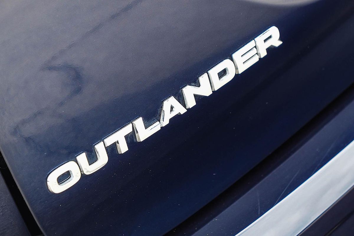 2022 Mitsubishi Outlander LS ZM