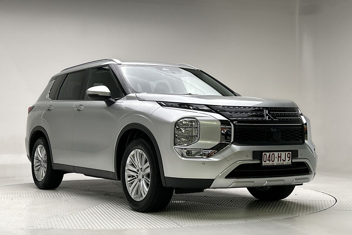 2023 Mitsubishi Outlander LS ZM