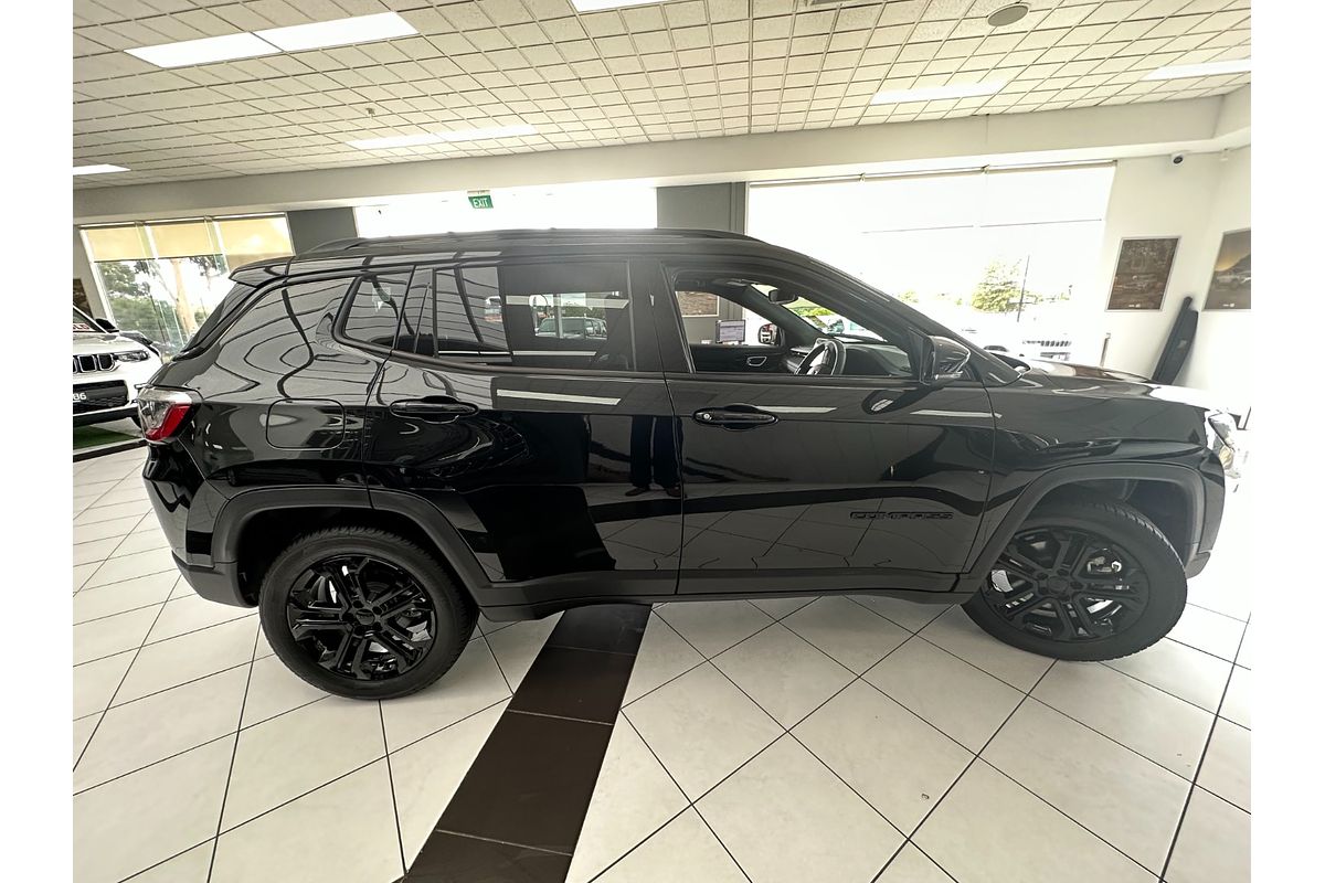 2023 Jeep Compass Night Eagle M6