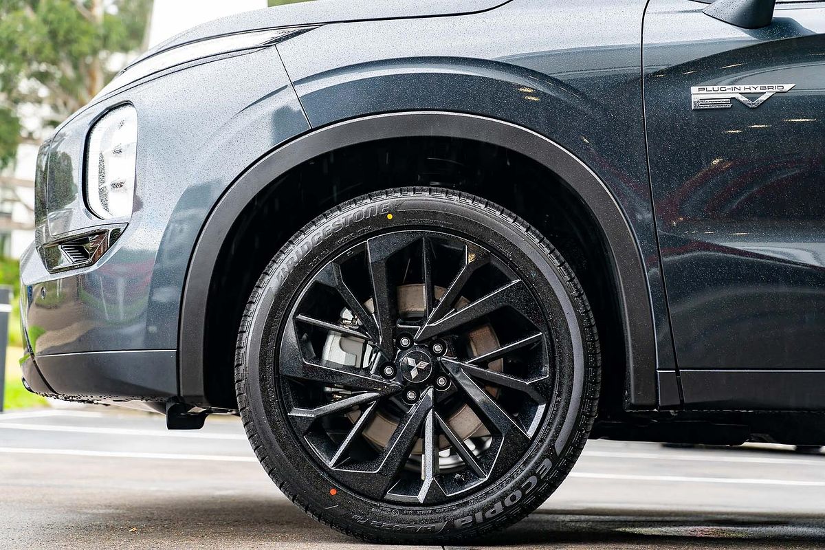2024 Mitsubishi Outlander PHEV GSR ZM