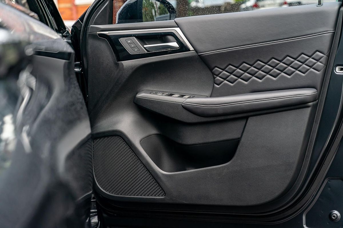 2024 Mitsubishi Outlander PHEV GSR ZM
