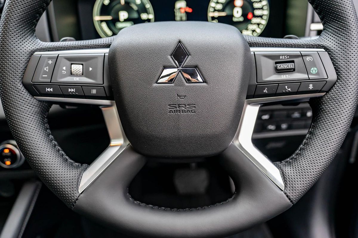 2024 Mitsubishi Outlander PHEV GSR ZM