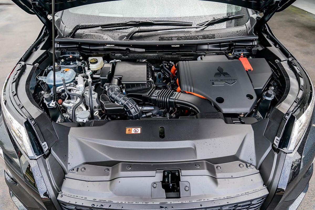 2024 Mitsubishi Outlander PHEV GSR ZM