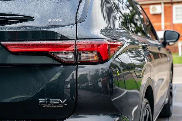 2024 Mitsubishi Outlander PHEV GSR ZM
