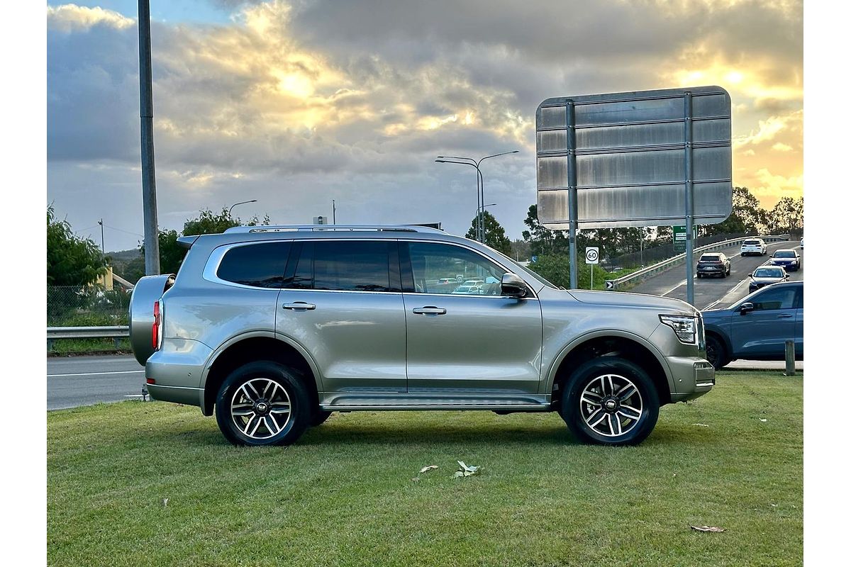 2024 GWM Tank 500 Lux Hybrid P03