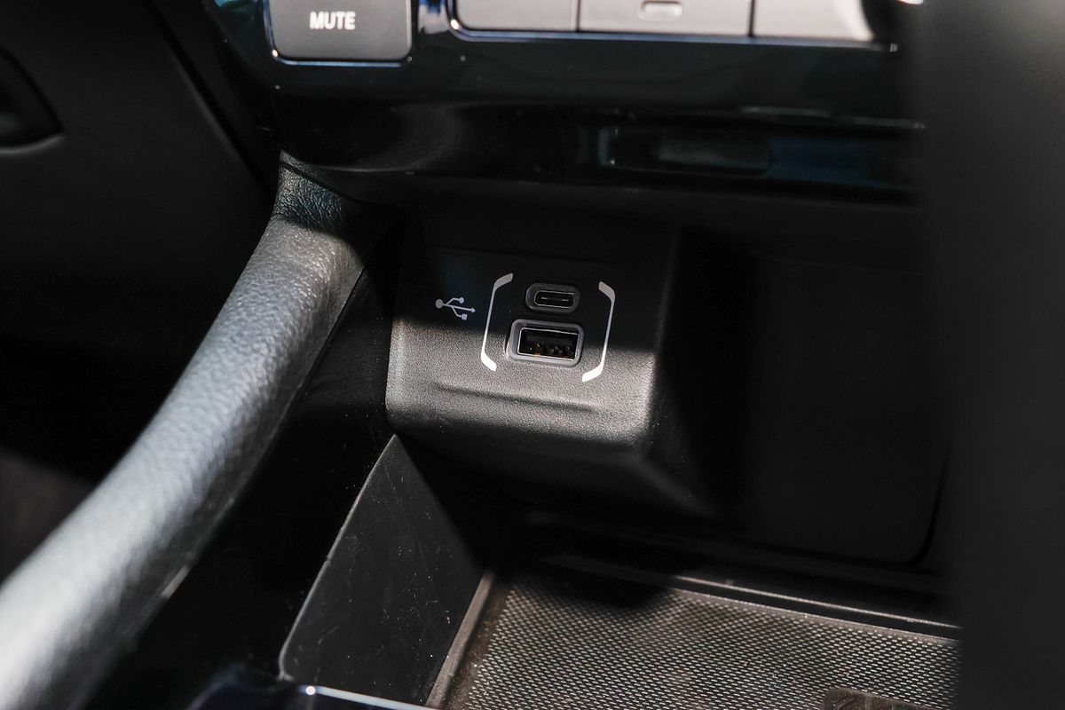 2023 Jeep Compass Limited M6