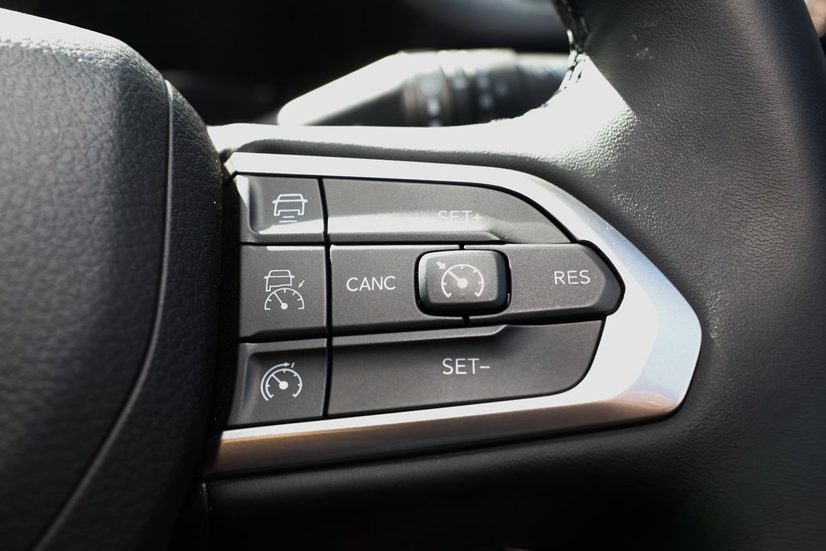 2023 Jeep Compass Limited M6