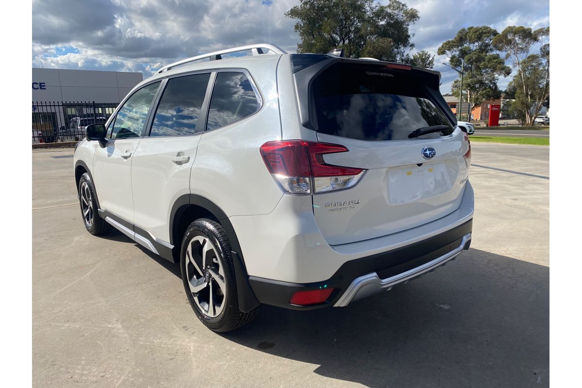 2024 Subaru Forester 2.5i-S S5