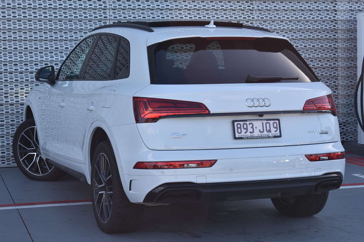 2023 Audi Q5 55 TFSI e S Line FY