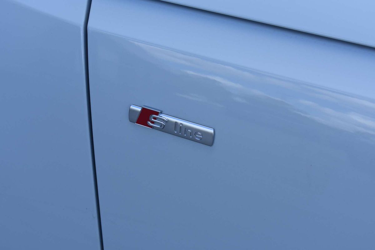 2024 Audi A4 35 TFSI S line B9