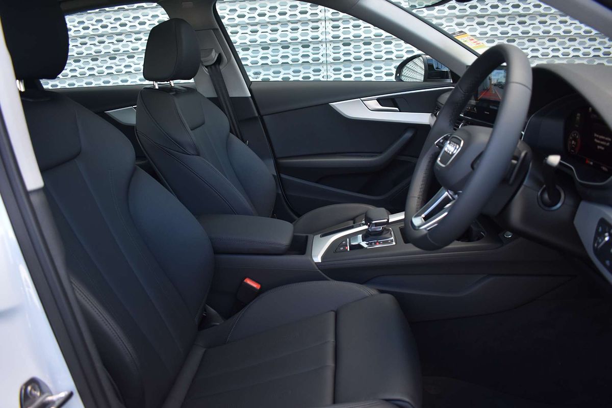 2024 Audi A4 35 TFSI S line B9