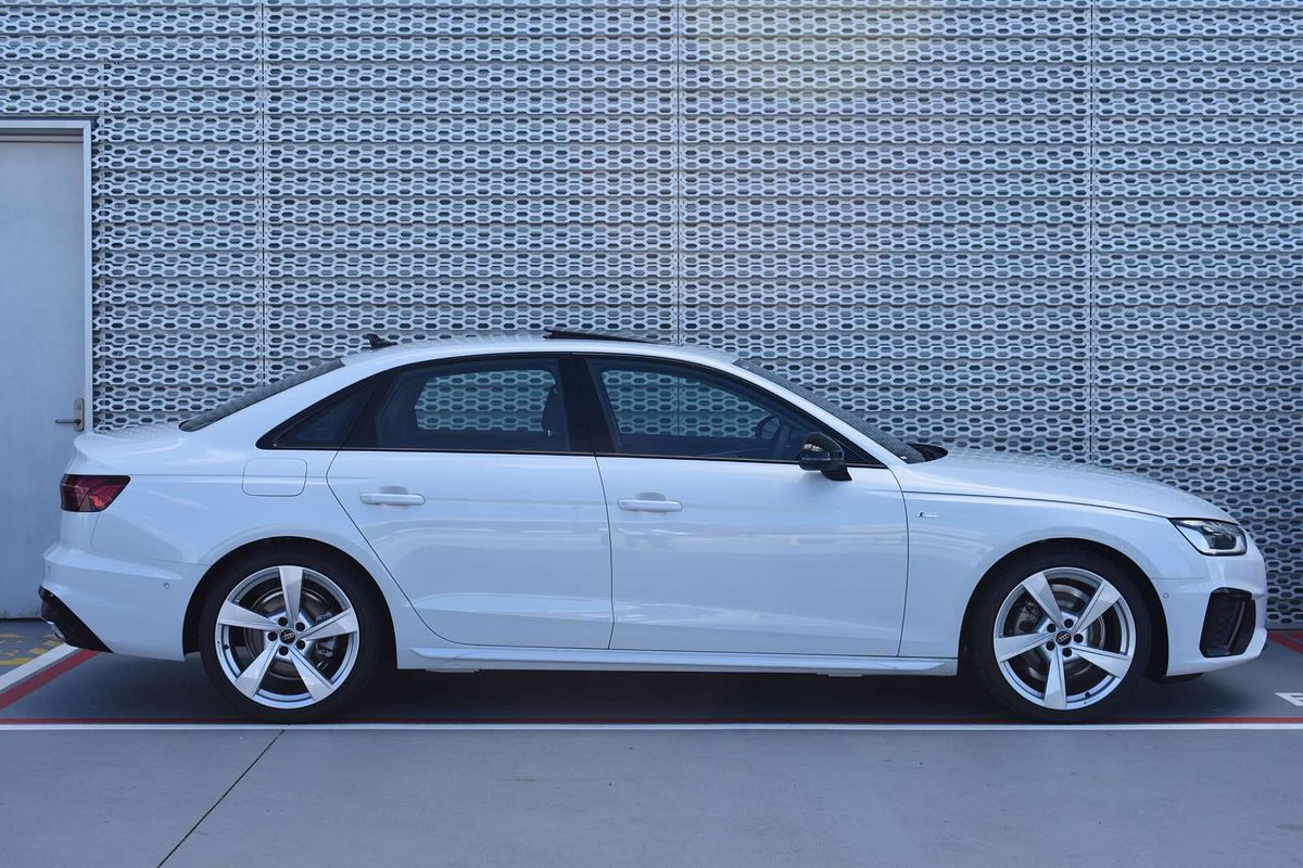 2024 Audi A4 35 TFSI S line B9