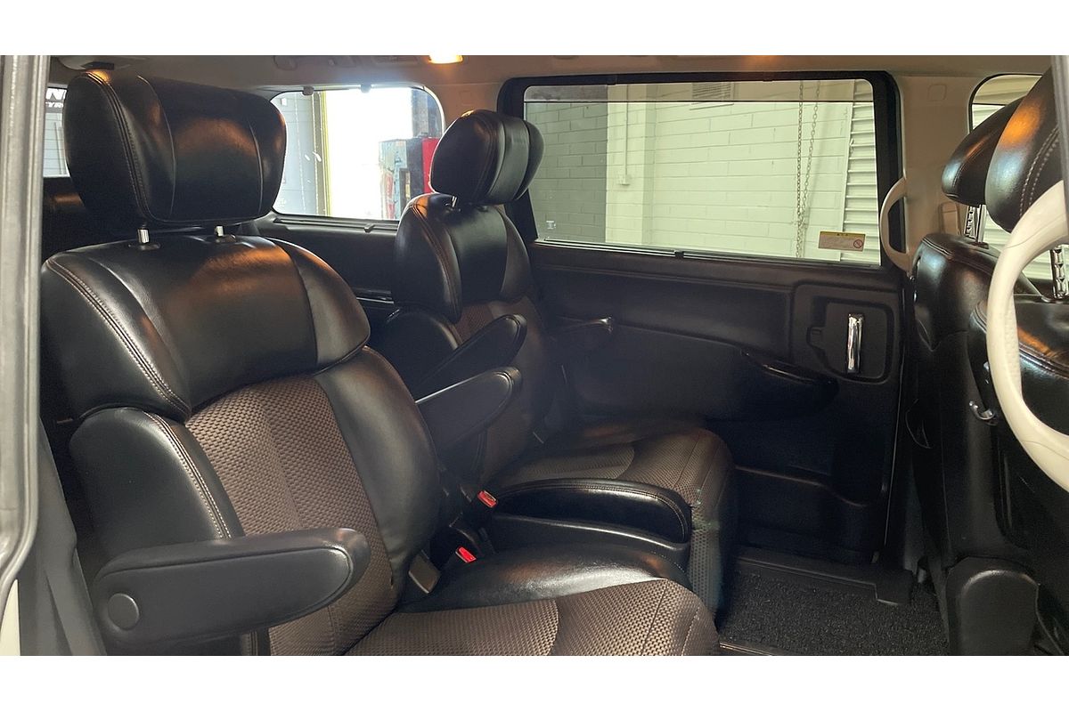 2012 Nissan ELGRAND HIGHWAY STAR