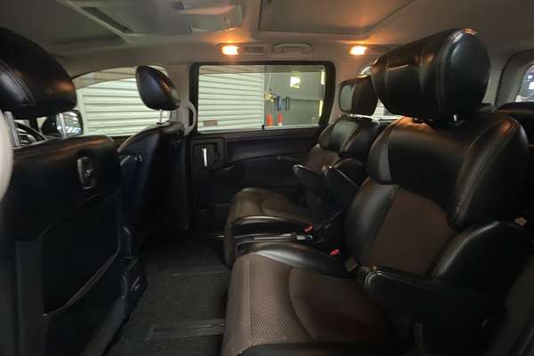 2012 Nissan ELGRAND HIGHWAY STAR