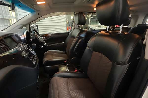 2012 Nissan ELGRAND HIGHWAY STAR