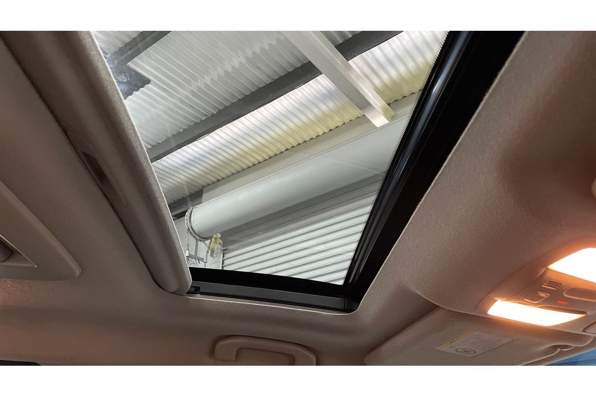 2012 Nissan ELGRAND HIGHWAY STAR
