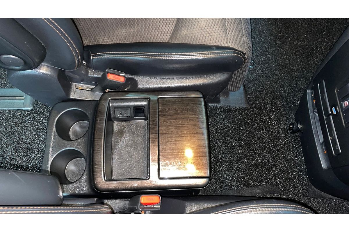 2012 Nissan ELGRAND HIGHWAY STAR