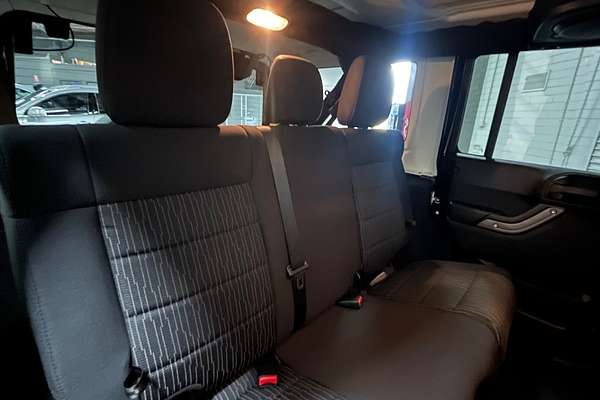 2013 Jeep Wrangler Unlimited Sport JK