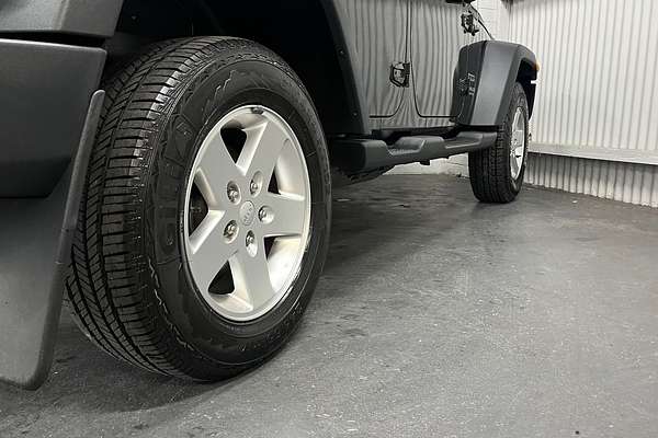 2013 Jeep Wrangler Unlimited Sport JK