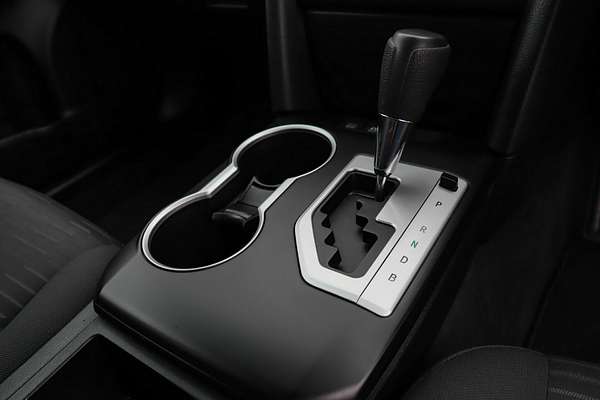 2017 Toyota Camry Altise AVV50R