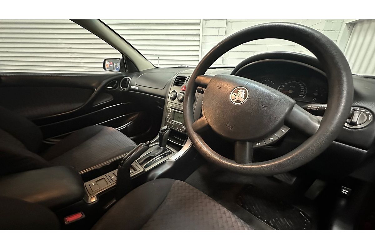 2004 Holden Commodore Acclaim VZ