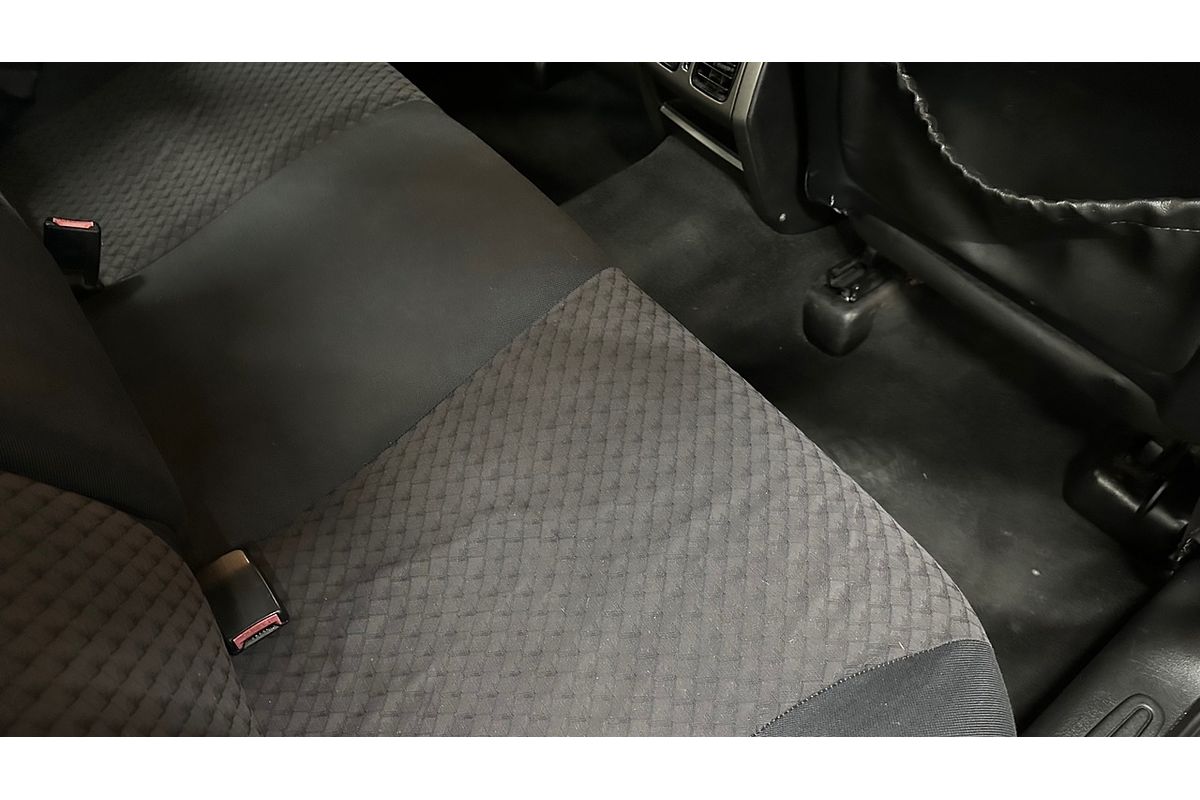 2004 Holden Commodore Acclaim VZ