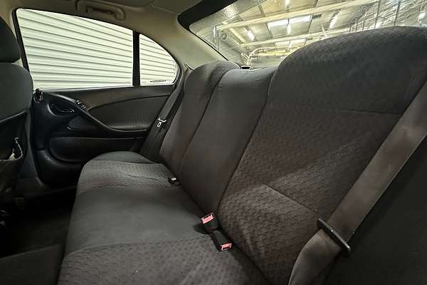 2004 Holden Commodore Acclaim VZ