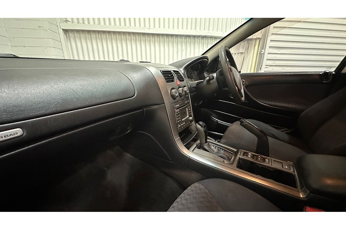 2004 Holden Commodore Acclaim VZ