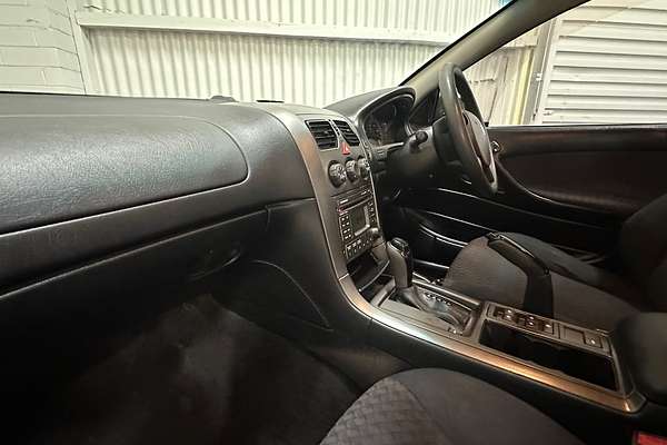 2004 Holden Commodore Acclaim VZ