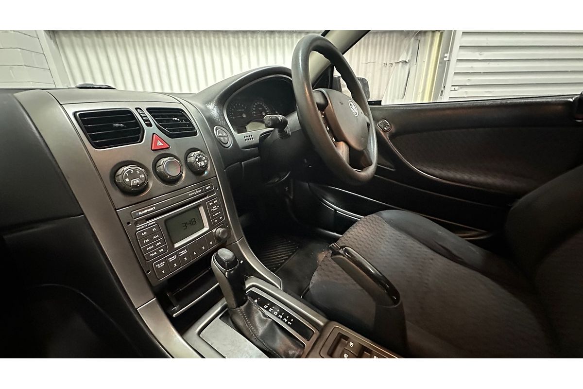 2004 Holden Commodore Acclaim VZ