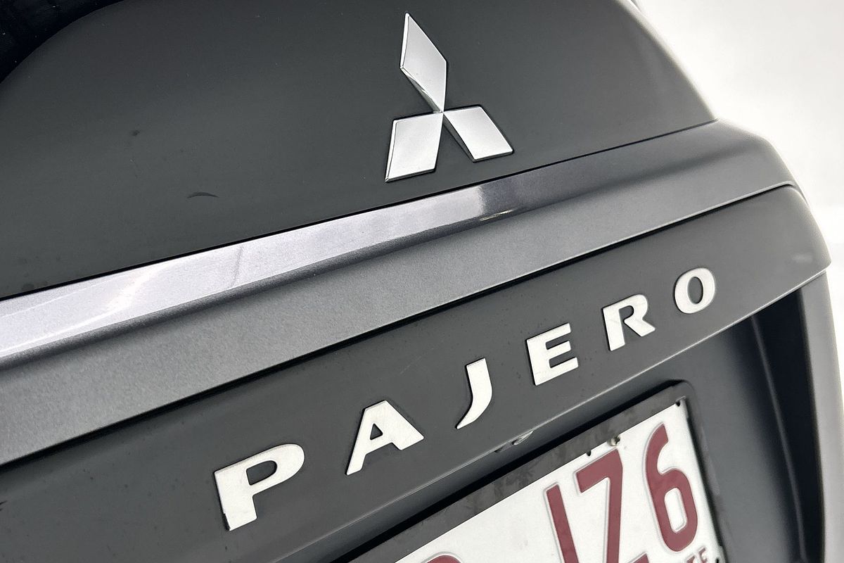 2016 Mitsubishi Pajero Exceed NX