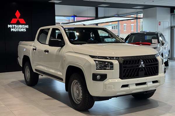 2024 Mitsubishi Triton GLX MV 4X4